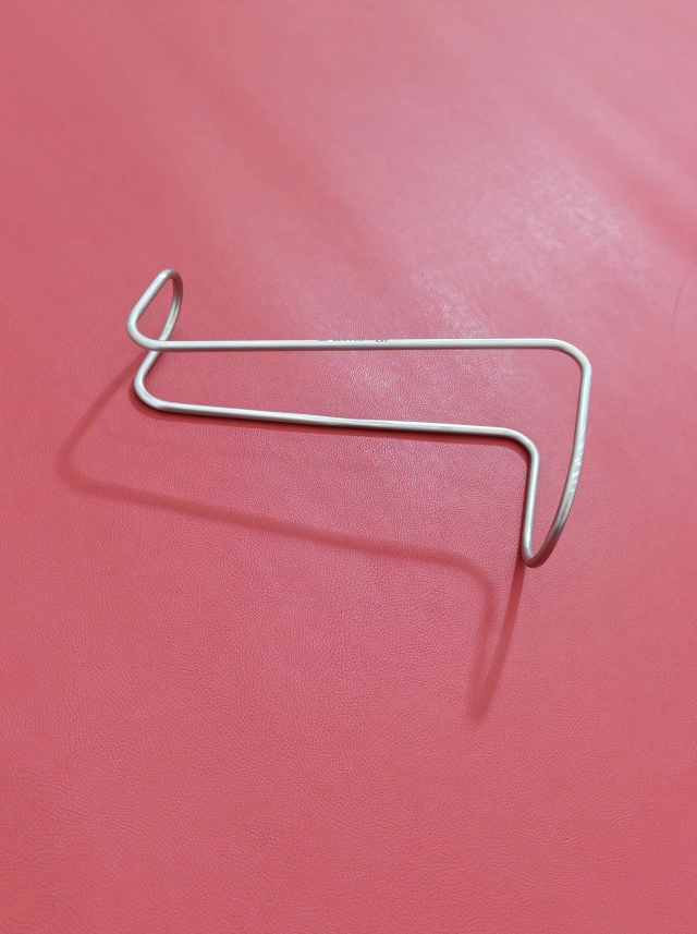 Panh hậu môn Dài thân 19cm dài đầu 8cm rộng 2,5cm tròn 4x4cm