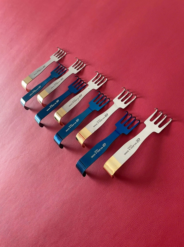 Que hút mỡ 30cm x 3mm 3 lỗ tròn xéo  D4.5 R2.5