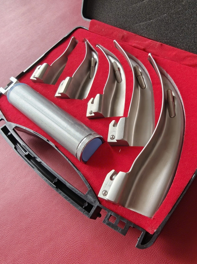 kẹp giữ xương Kern 21cm