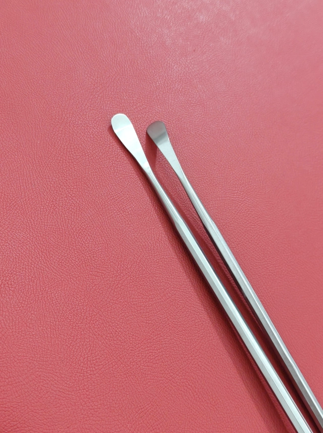 Que hút mỡ , kim hút mỡ 3 lỗ 2mmx15cm, 3ỗ D4,5xR1