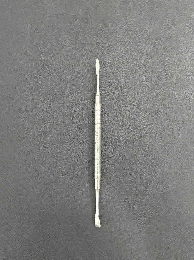 Que hút mỡ , kim hút mỡ 3 lỗ 2,5mmx20cm,ỗ d3 r1
