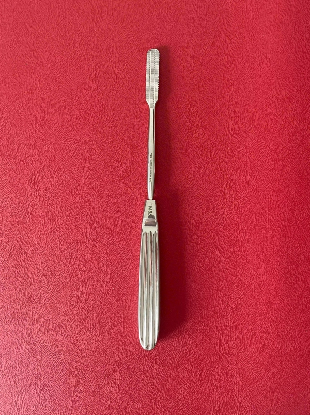 kẹp kim 15cm, đầu nhỏ D1.5cm R2mm Cán xanh, kìm mang kim có tips TC không tuột chỉ, khóa nhẹ thay