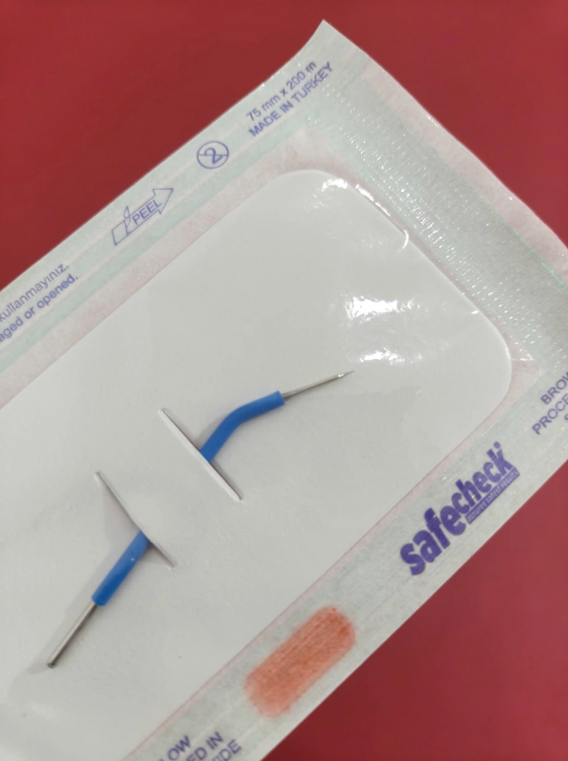 Que hút mỡ 1 lỗ có đầu tách mô 4mmx25cm D6 R2,5
