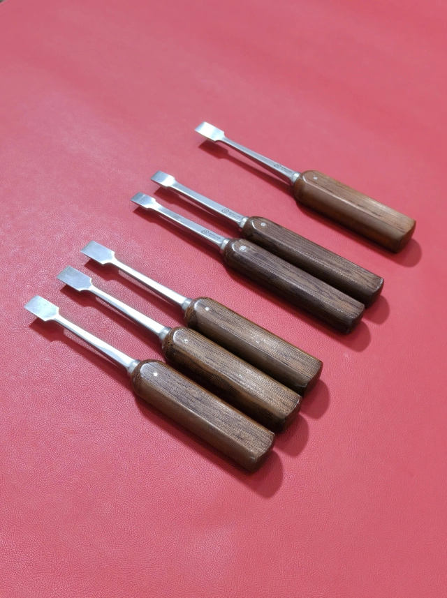 Kẹp mạch máu bulldog 5cmx2mm cong Dài 5cm kẹp 1,5cm rộng 2mm