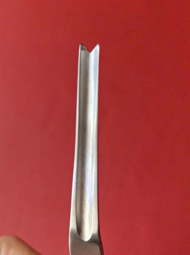 Kẹp nặn tuyến Meibomian 11.2cm, ĐẦU VUÔNG d6mm r3mm